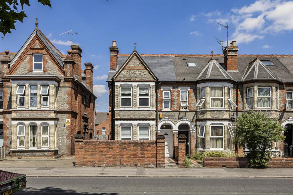 6-bed terraced on Oxford Road, Reading, £510,000