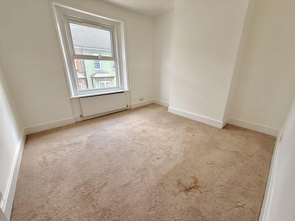 House in Luton - View 5