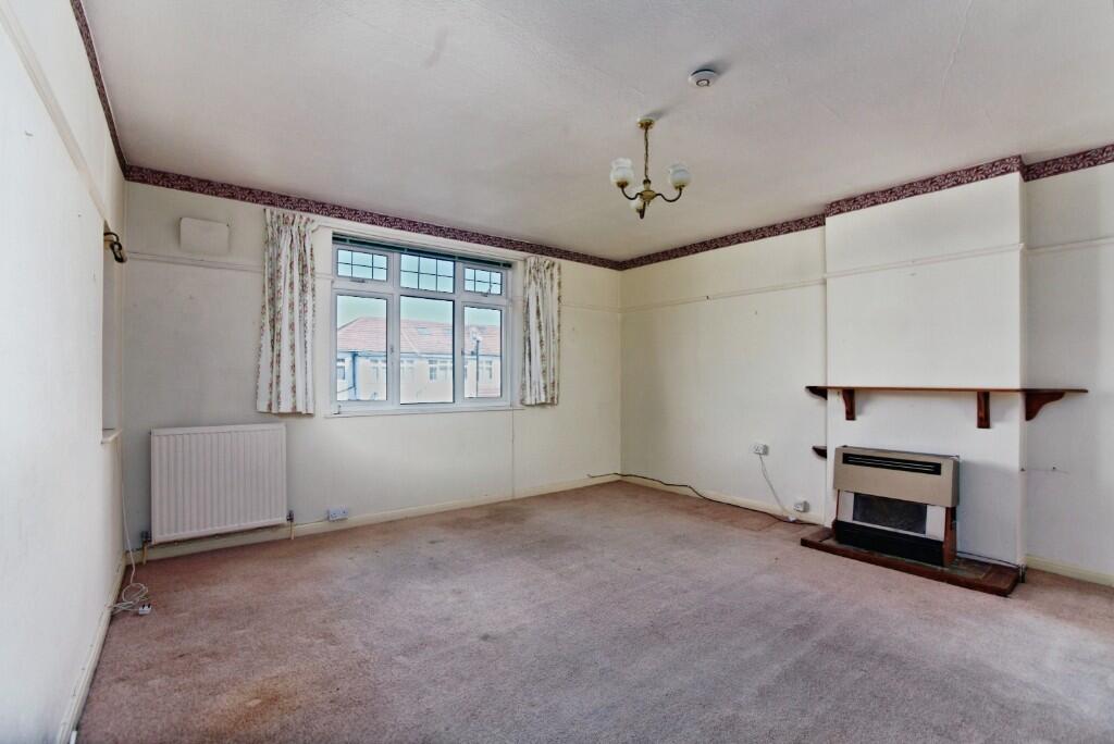 Hazelwood Avenue, London, SM4 photo 3