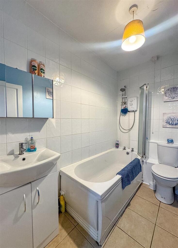 Apartment in Weston-super-Mare, Cliftonville - More