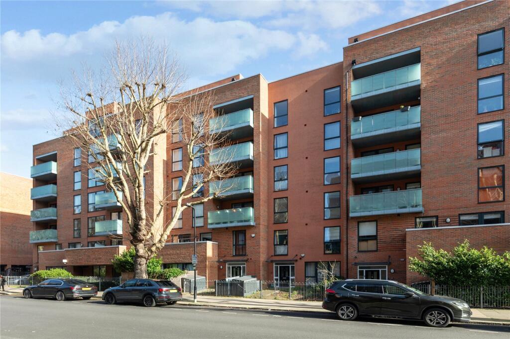 Main image of property: Bathurst Square, London, N15