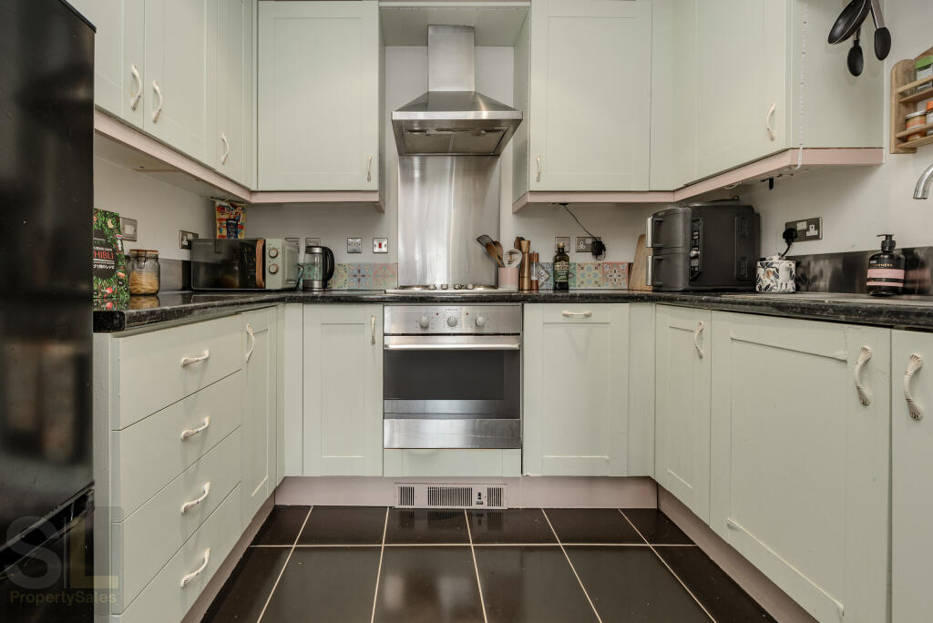 Havisham Apartments, Stratford photo 3
