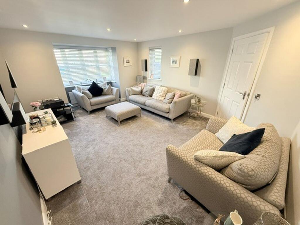 House in Dunfermline, Masterton - More