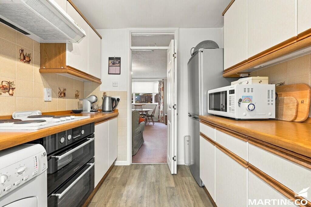 21, Wood Dale , Great Baddow  photo 3