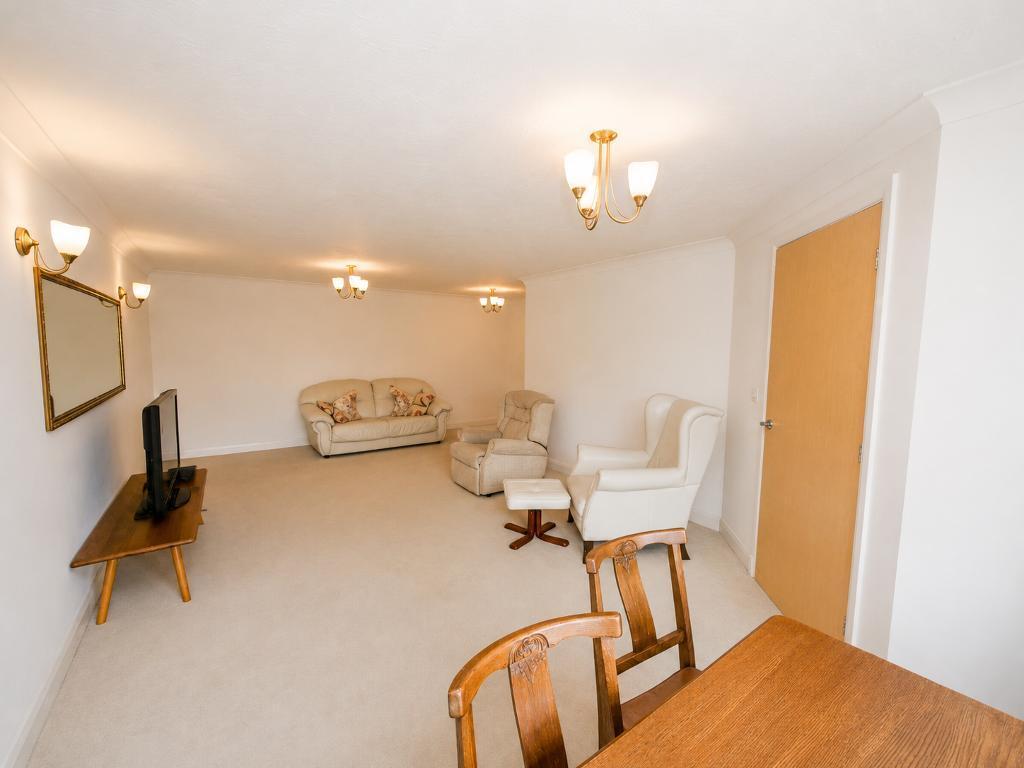 Apartment in Sefton, Liverpool City Region - View 3