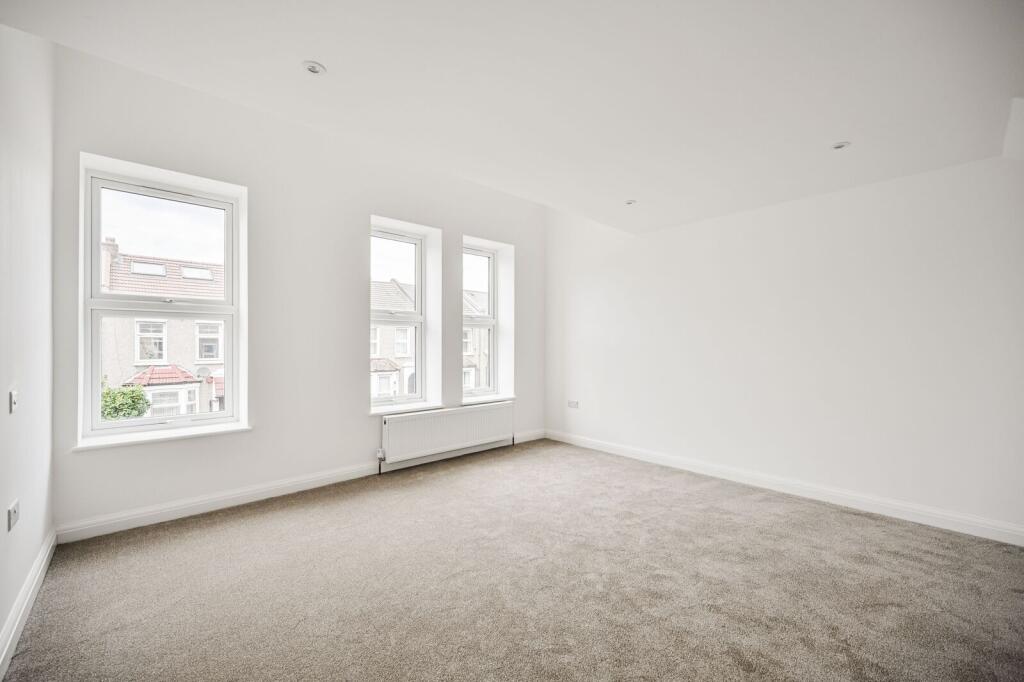 House in London - View 4