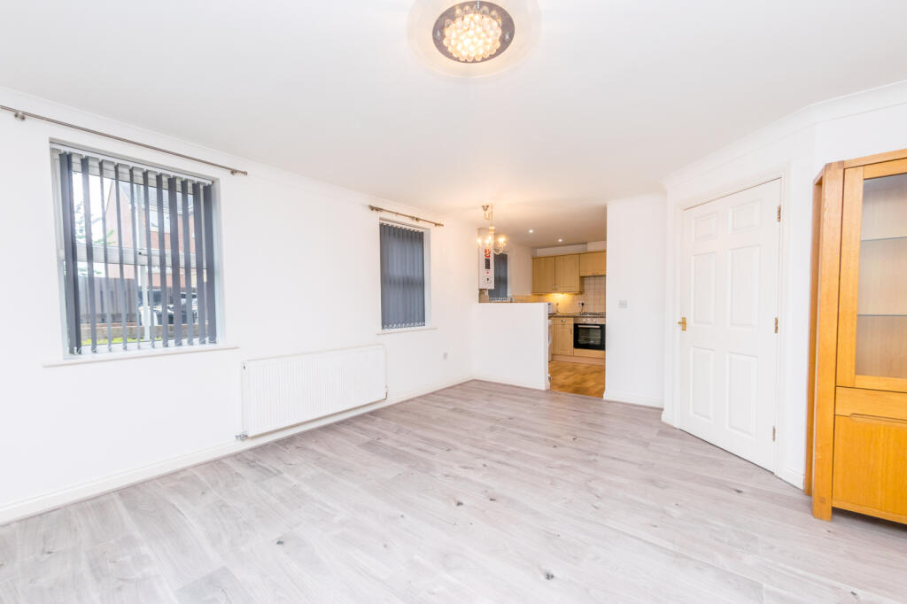Apartment in Leeds, Morley - More