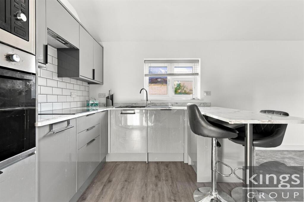 Apartment in London, Bush Hill Park, Southbury - More