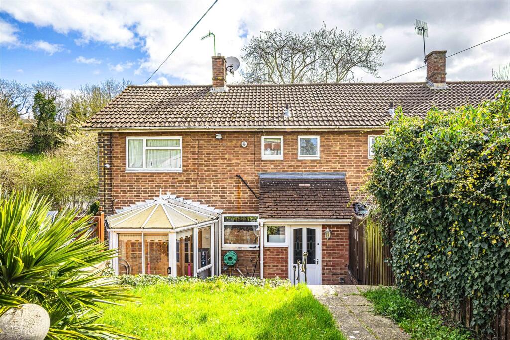 Main image of property: Barnacres Road, Hemel Hempstead, Hertfordshire, HP3