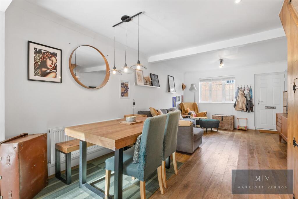 House in Croydon - View 5