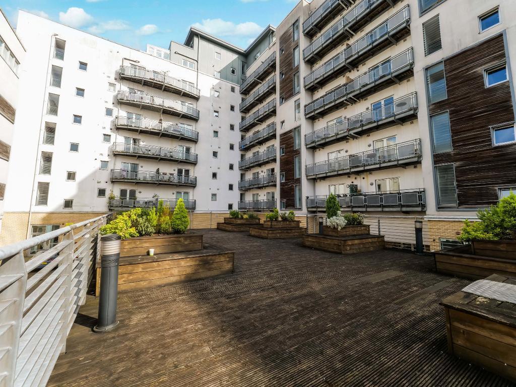 Main image of property: Port Dundas Road, Glasgow, G4 0HF