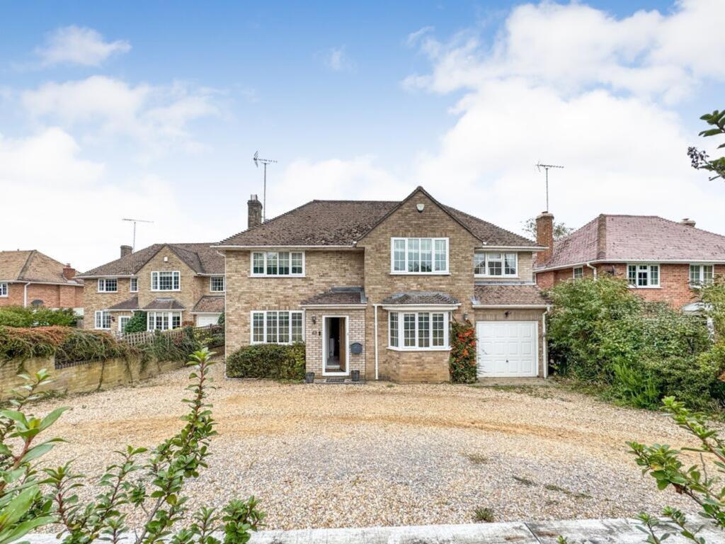 5-bed detached on Dark Lane, Tilehurst, RG31, £850,000