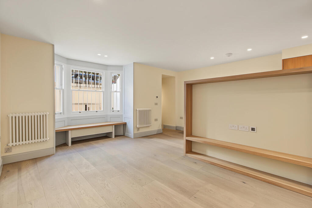Apartment in London - View 5