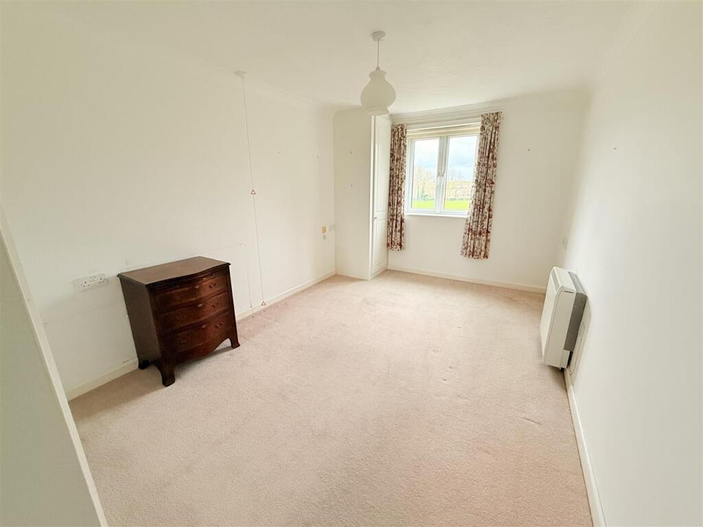Park Road, Frome - More