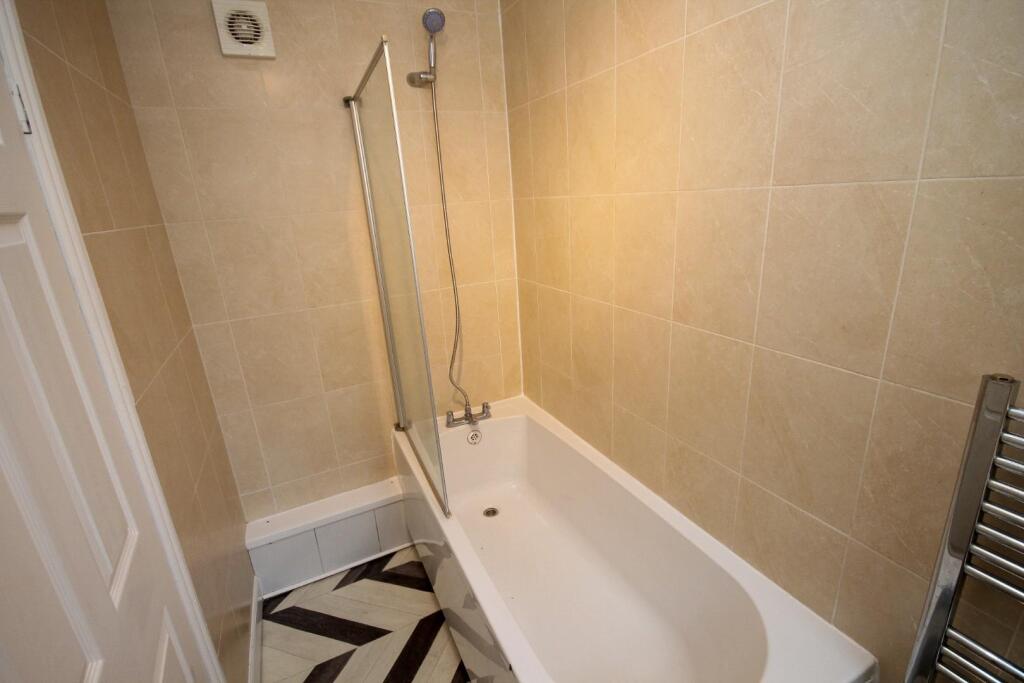 Bainbridge Avenue Willington photo 4