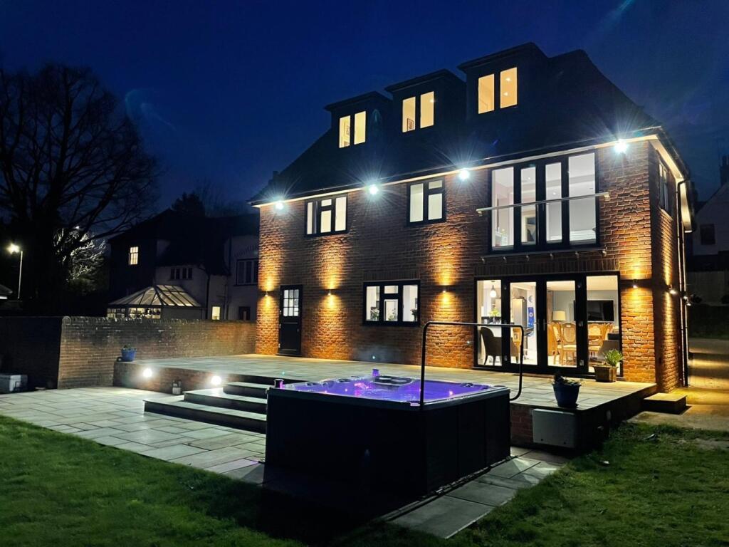 Main image of property: London Road, Hemel Hempstead, Hertfordshire, HP1 2RJ