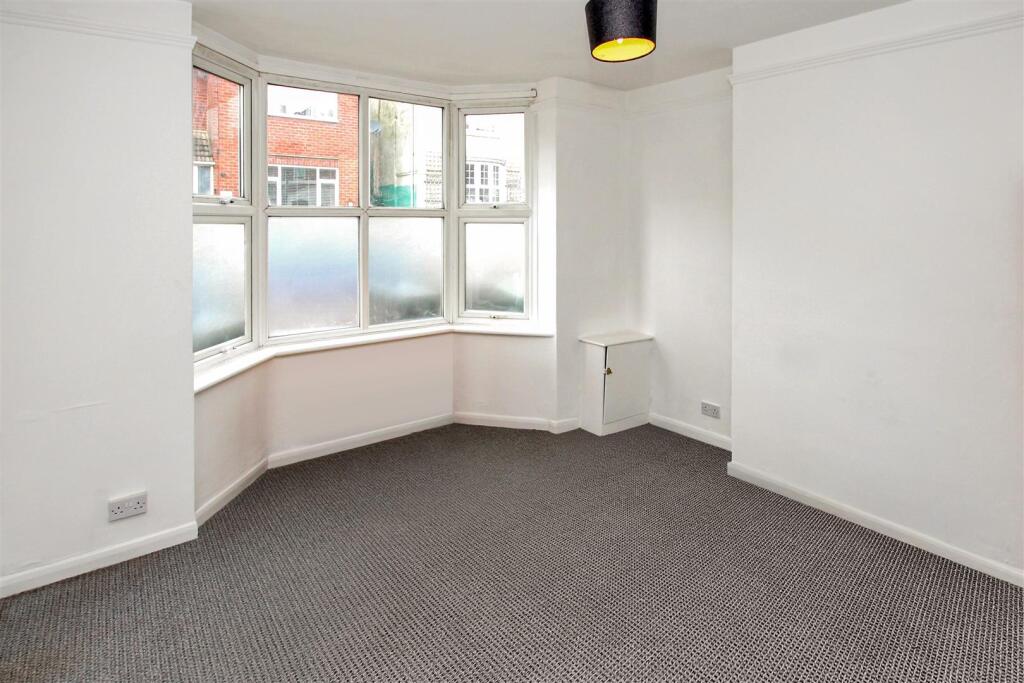 Queen Street, Rushden - View 2
