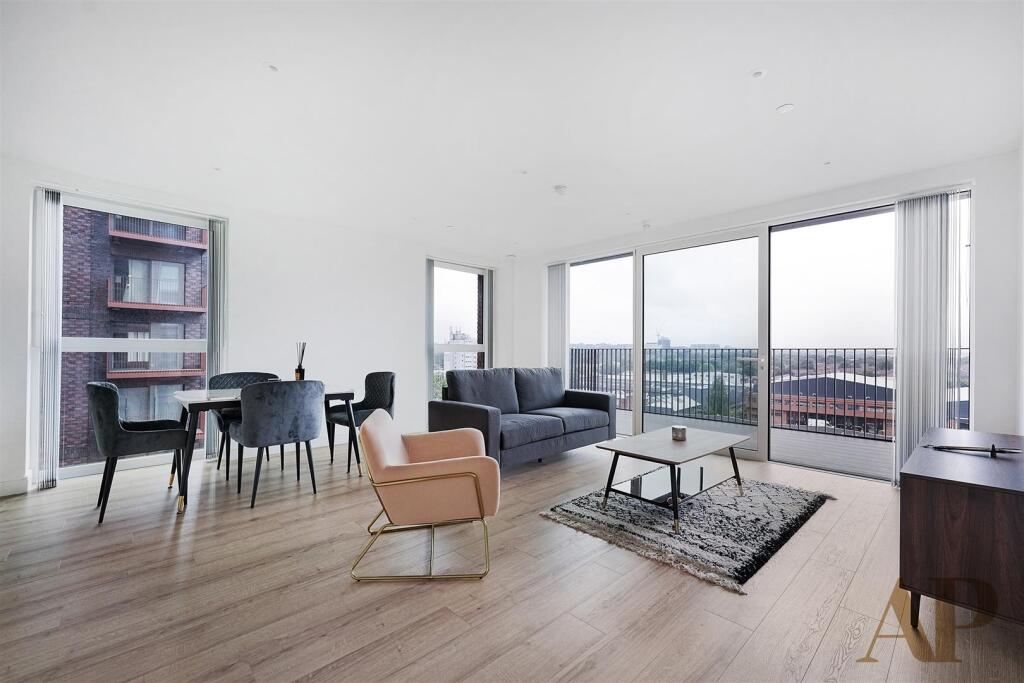 Main image of property: Waterview House, Grand Union