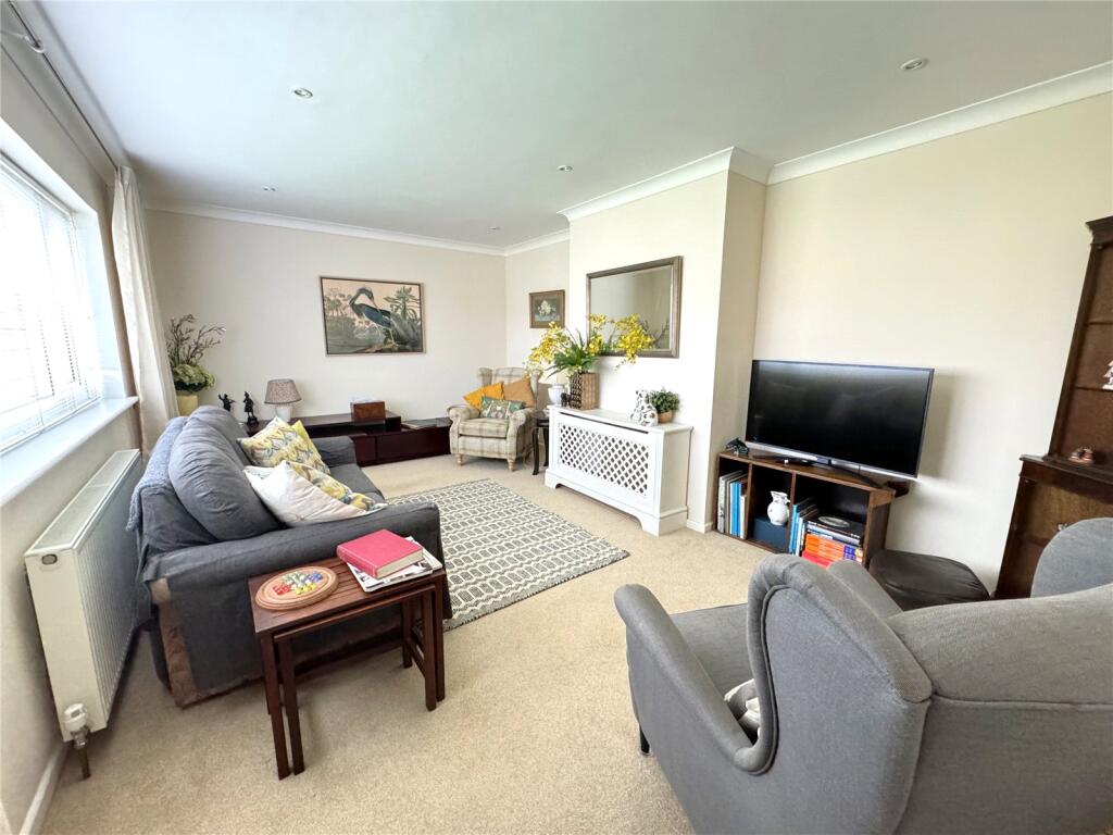 Pinewood Road, Hordle, Hampshire, SO41 photo 3