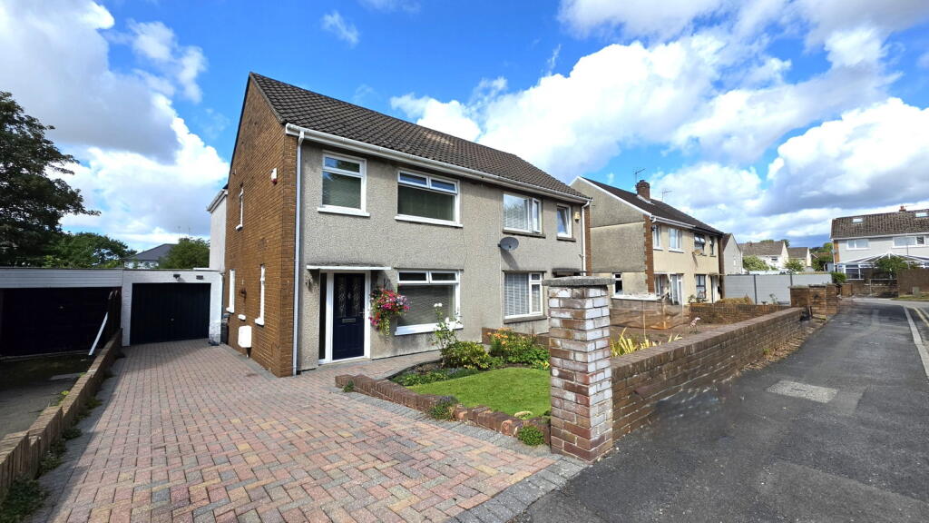 Litchard Cross, Bridgend, CF31 1NX