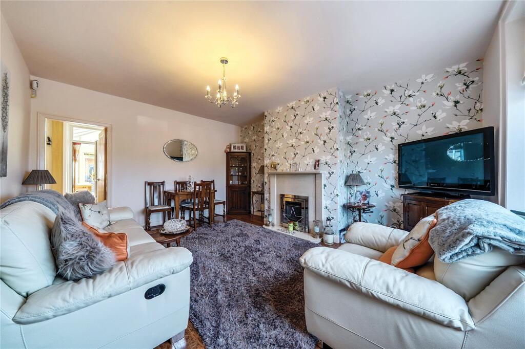 Gillroyd Lane, Linthwaite, Huddersfield, West Yorkshire, HD7 photo 2