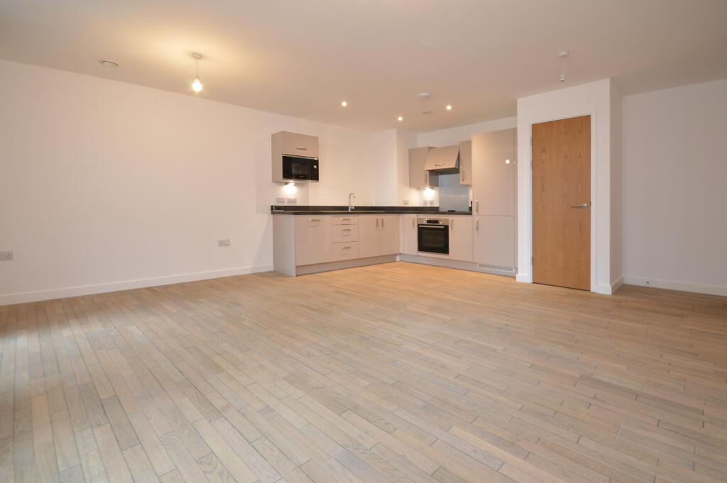 Apartment in Bristol - View 3