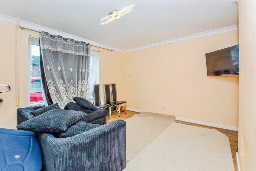 House in Peterborough - View 5