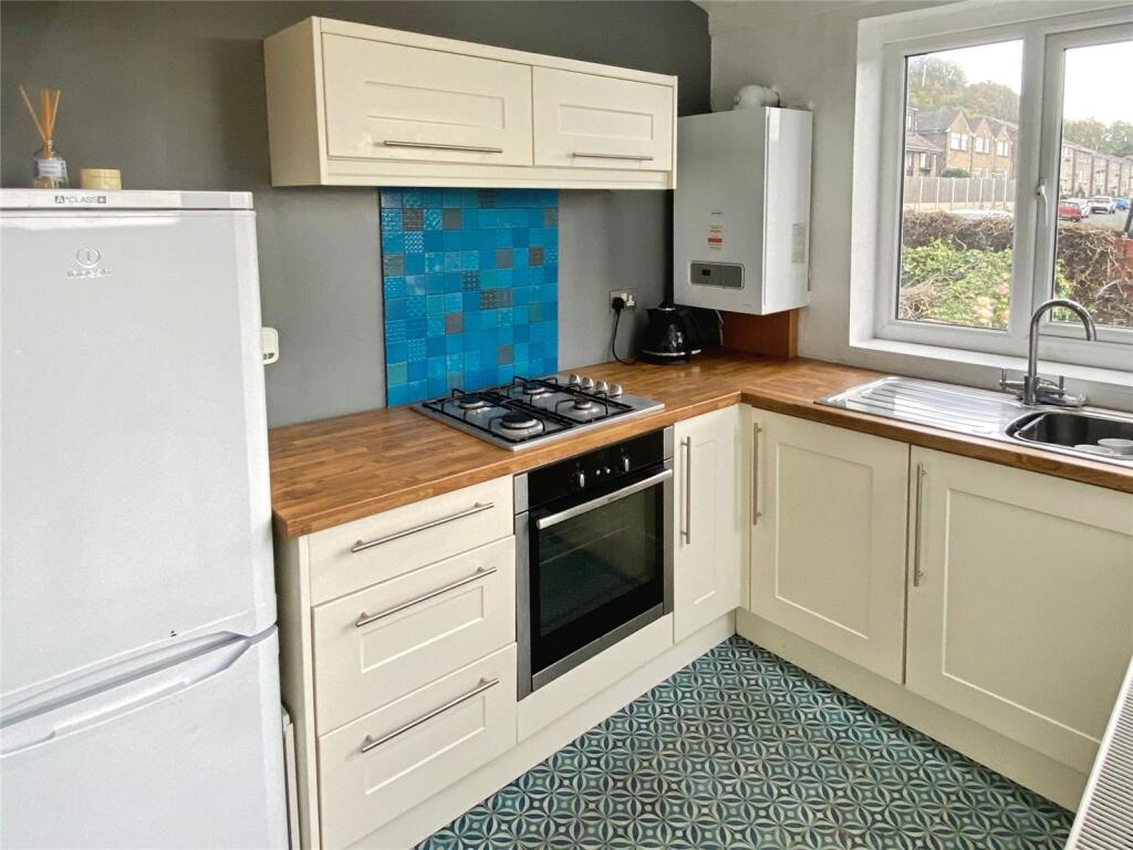 Walkley Terrace, Heckmondwike, WF16 photo 3