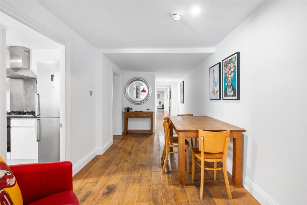 Apartment in Brighton - More