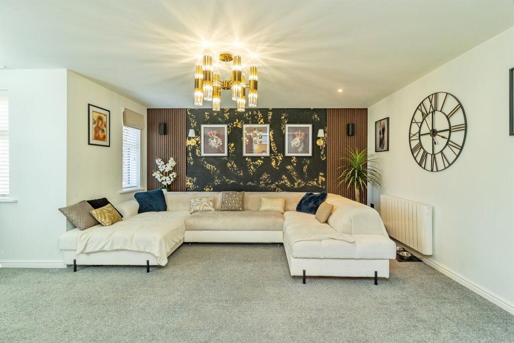 Apartment in Milton Keynes - View 3