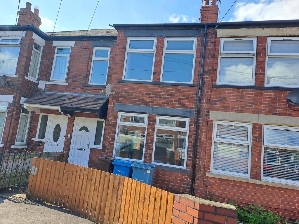 Main image of property: 44 Balmoral Avenue, Hull, HU6 7UD