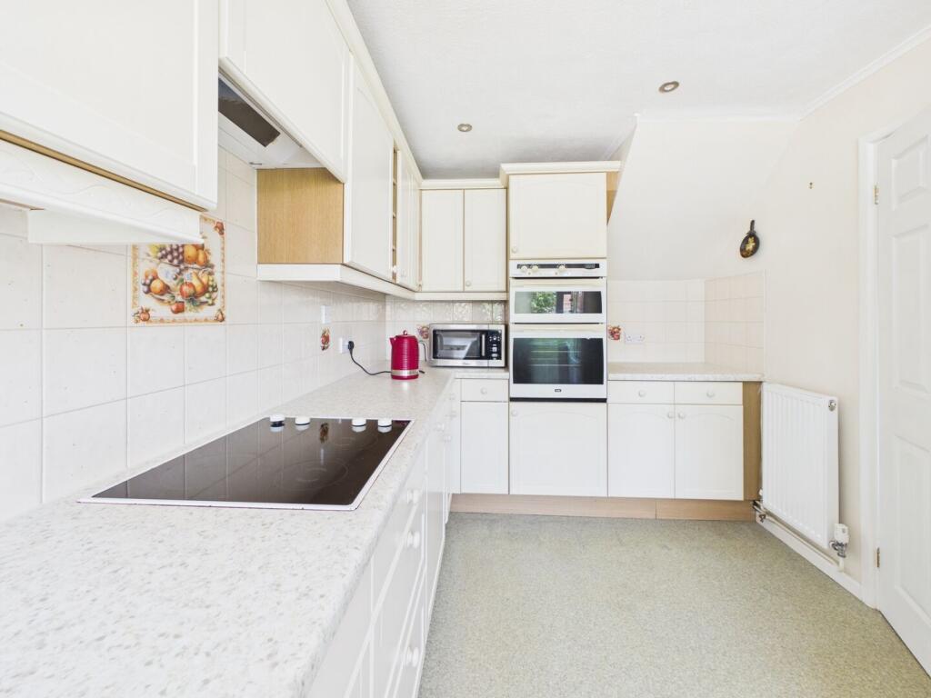 House in Newport - View 5