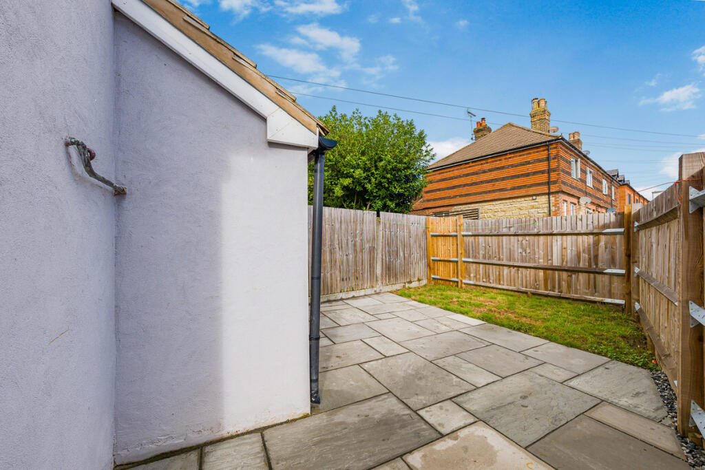 House in Redhill - View 4