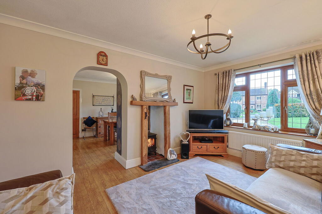 HIMLEY VILLAGE, Bridgnorth Road photo 3
