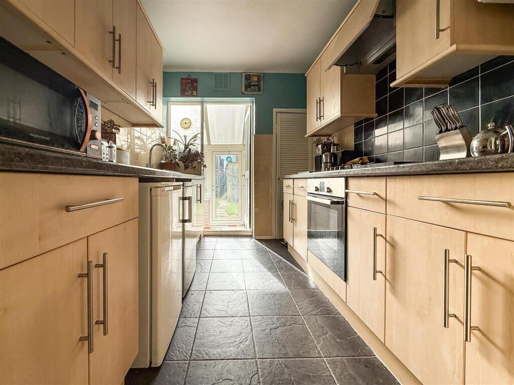 Old Manor Way, Drayton, photo 3