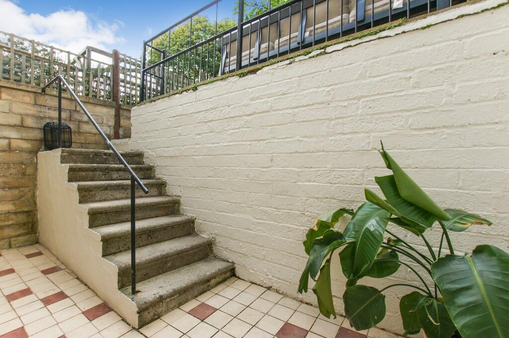 House in Bath - View 5