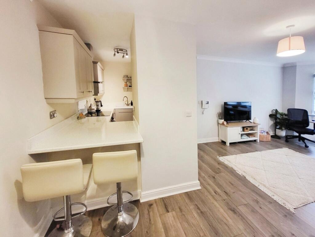 Apartment in Warrington - More