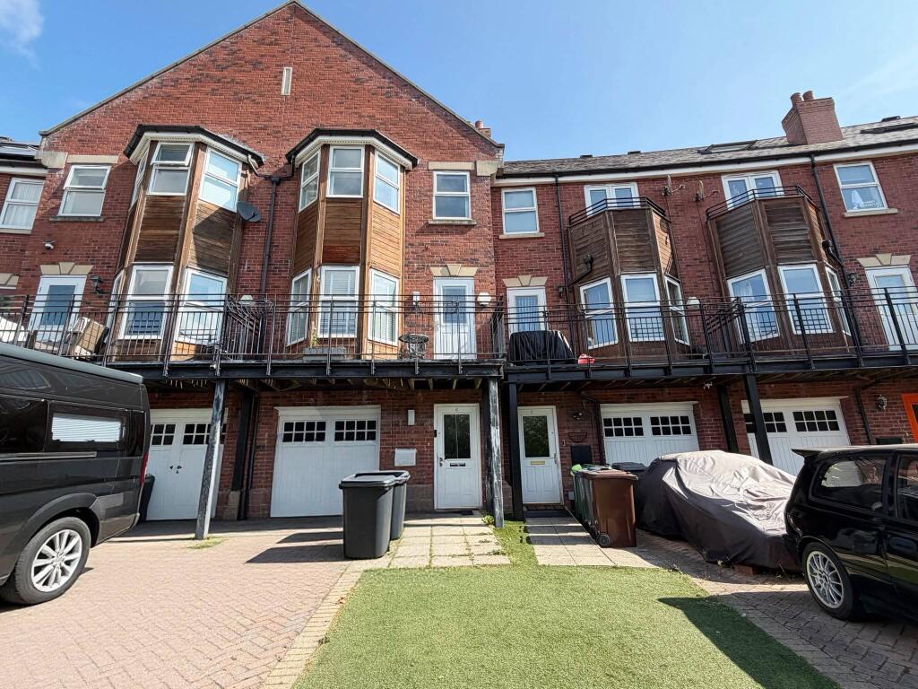 Main image of property: 6 Huntington Crescent