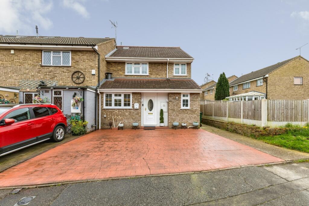House in Crawley, Forge Wood - View 4