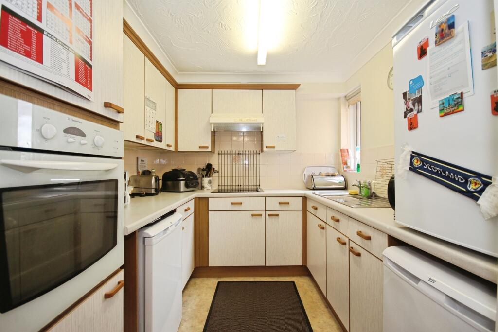 Apartment in Warwick - More