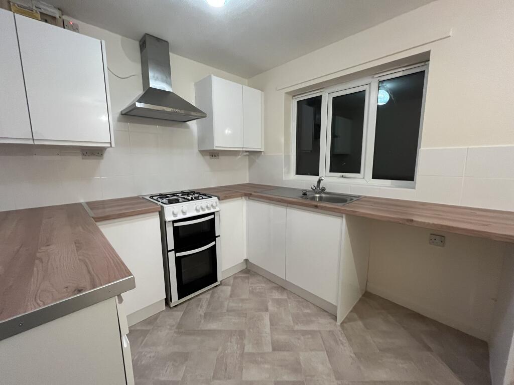 House in Lincoln - View 2
