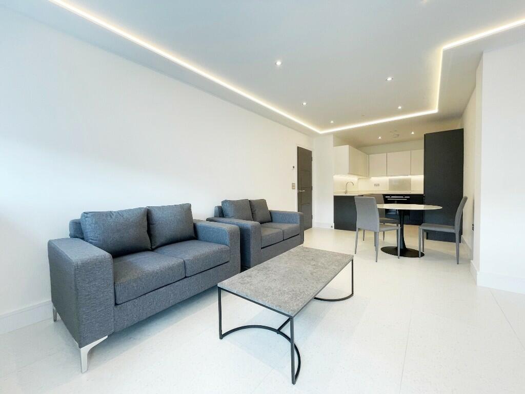 Main image of property: 2A Pickard Close, London, N14