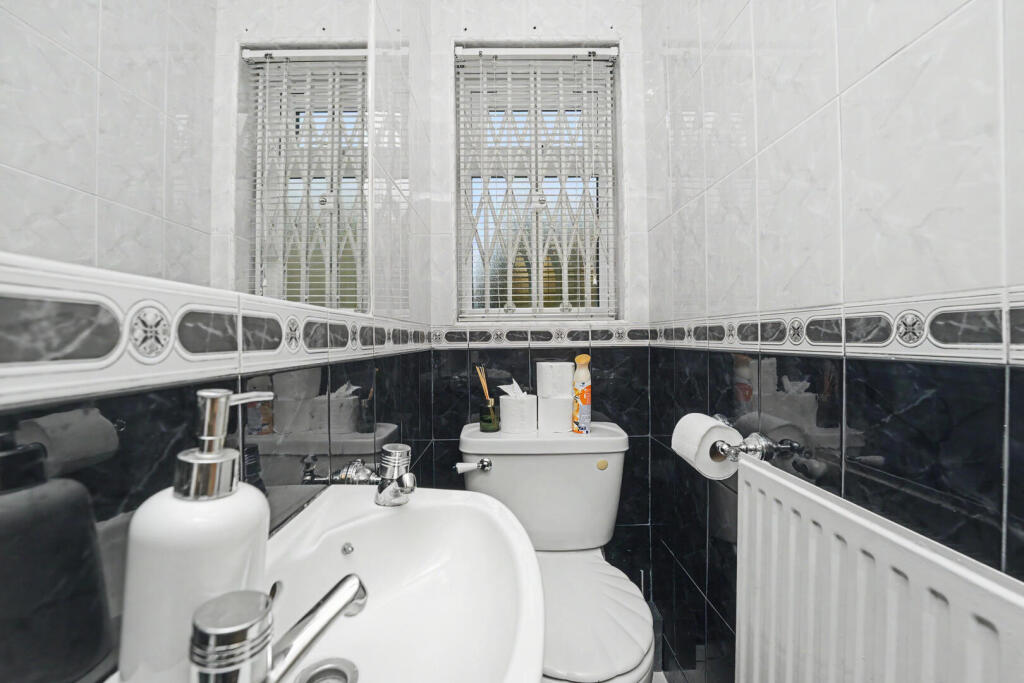 House in Enfield, Enfield Highway, Ponders End - More