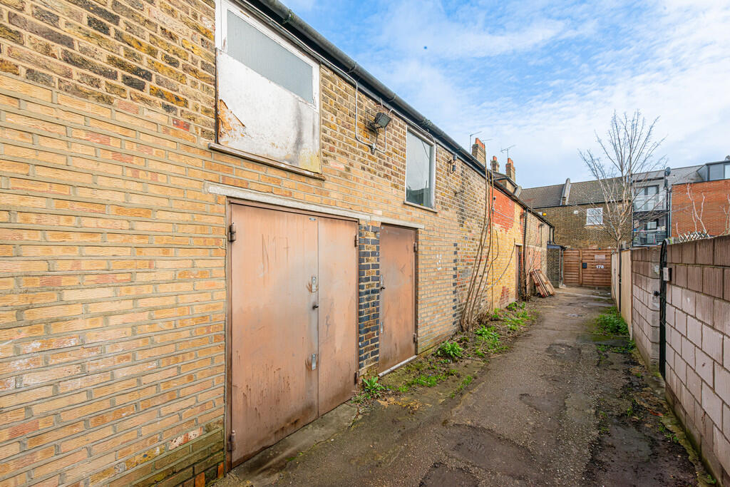 Main image of property: Georges Place