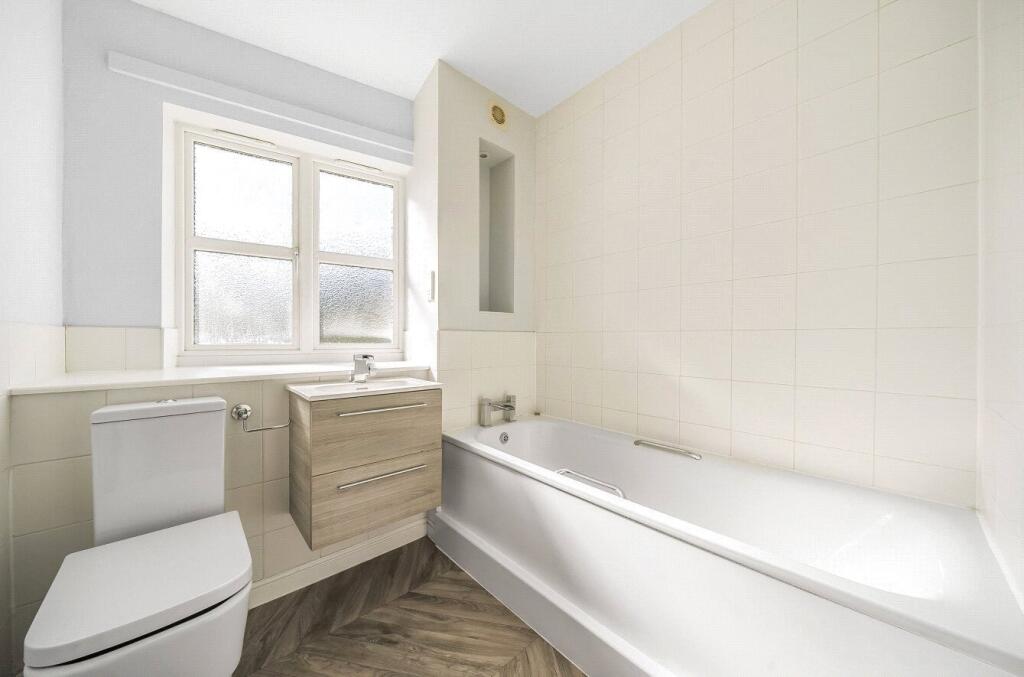 House in Dartford - View 4