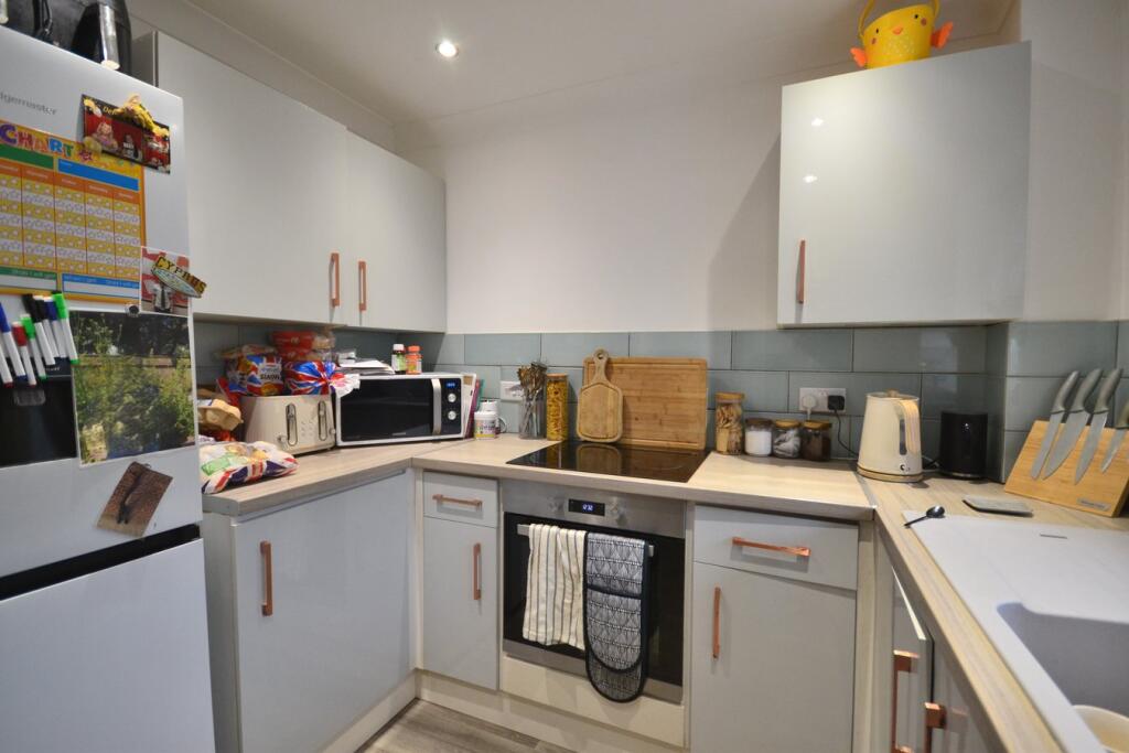 11, Draycote Close photo 3