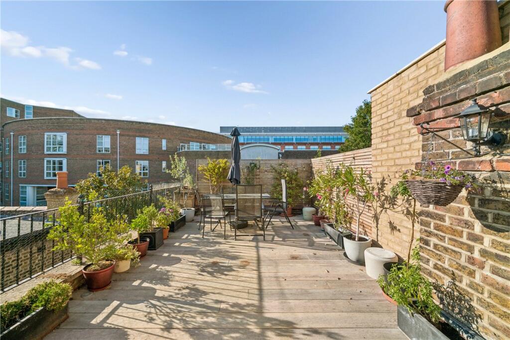 Apartment in London - View 3