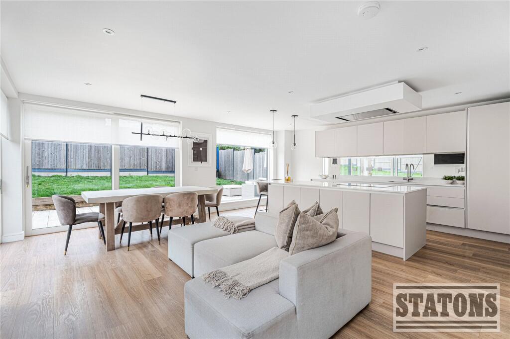 House in Enfield - More