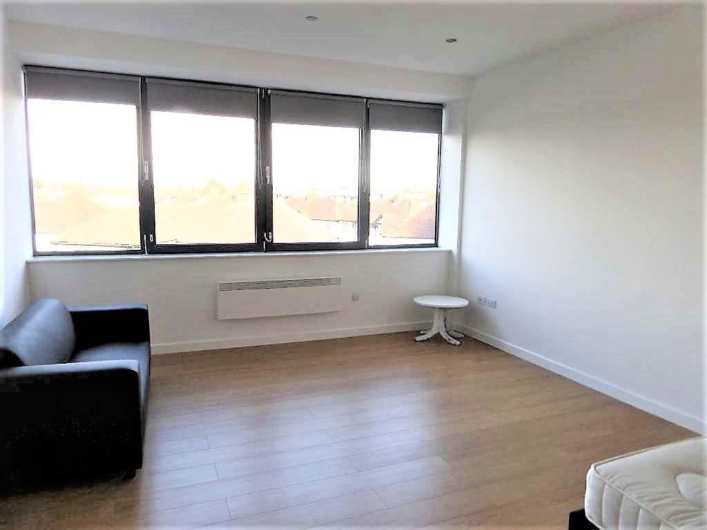 Main image of property: BATH ROAD STUDIO WITH PARKING