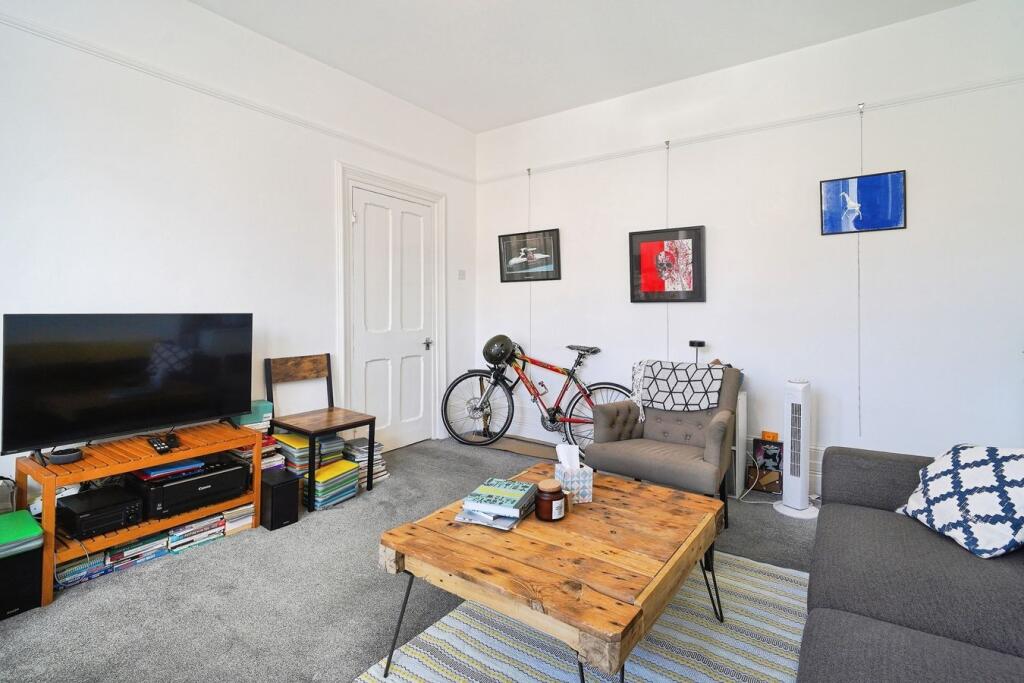 Apartment in London - View 5